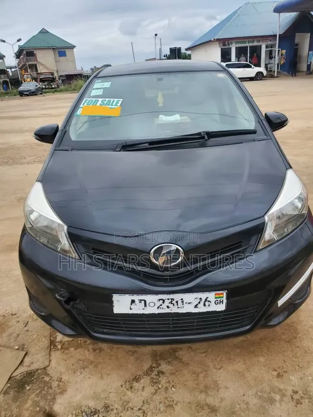 Toyota Vitz 1.5 FWD 3dr 2011 Black - 1