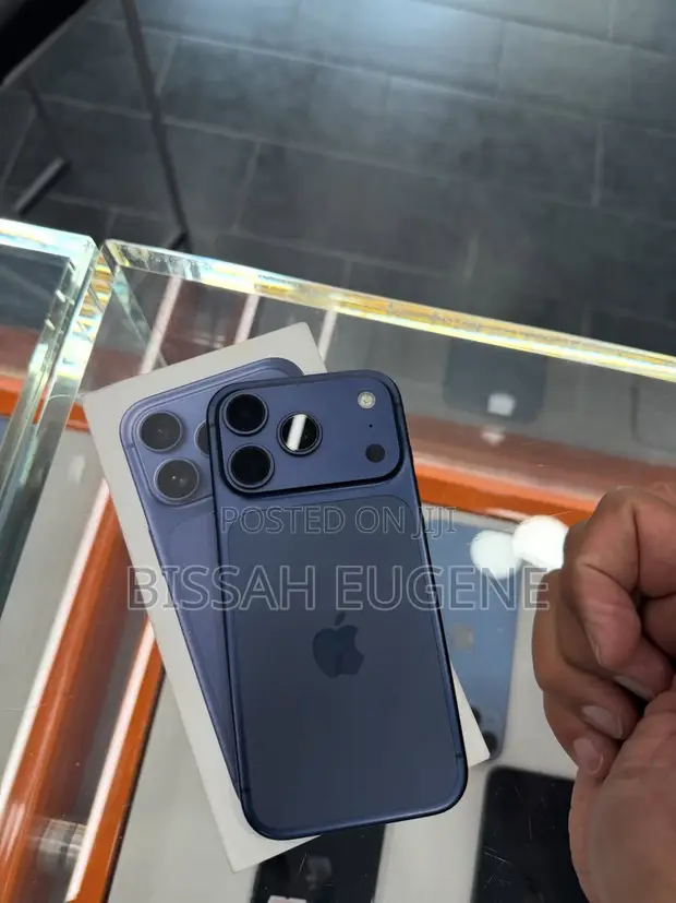 Apple iPhone 17 Pro 512GB Blue - 1