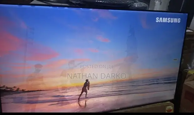 Samsung 55" CU8000 Crystal UHD 4K Smart TV - 1