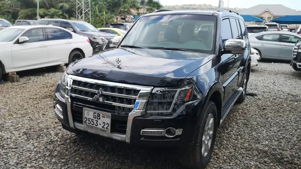 Mitsubishi Pajero 2010 Black - 1