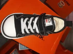 Unisex Kids ID Sneakers - Size 25