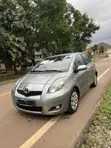 Toyota Yaris Base Hatchback 2010 Gray - 3