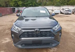 2021 Toyota RAV4 XLE Gray