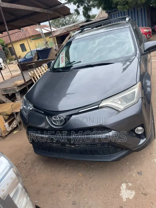Toyota RAV4 XLE AWD 2017 Gray - 1