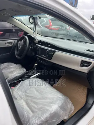 2015 Toyota Corolla LE Premium Sedan