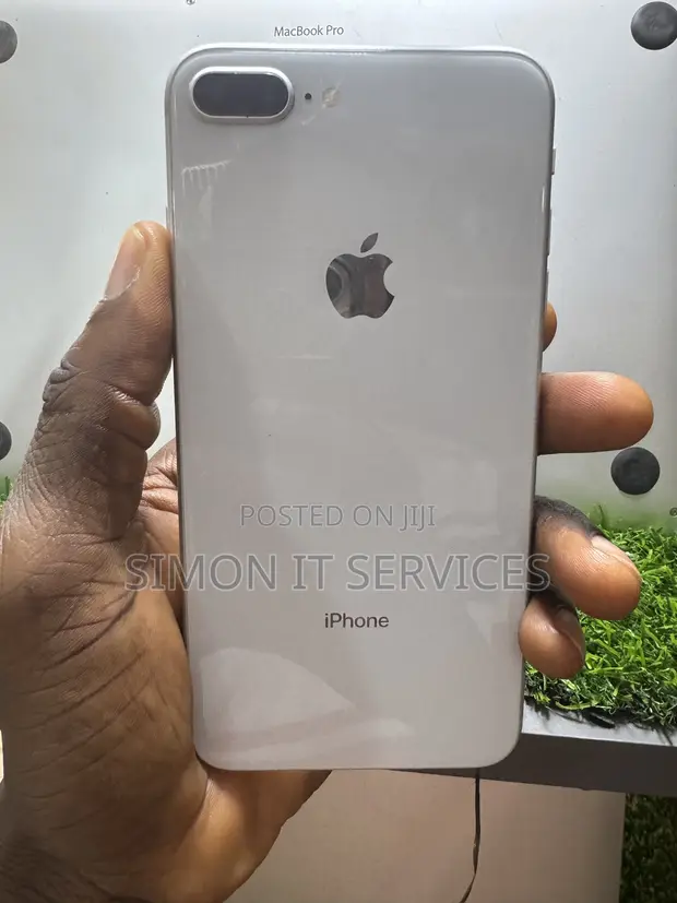 Apple iPhone 8 Plus 256GB Gray - 1