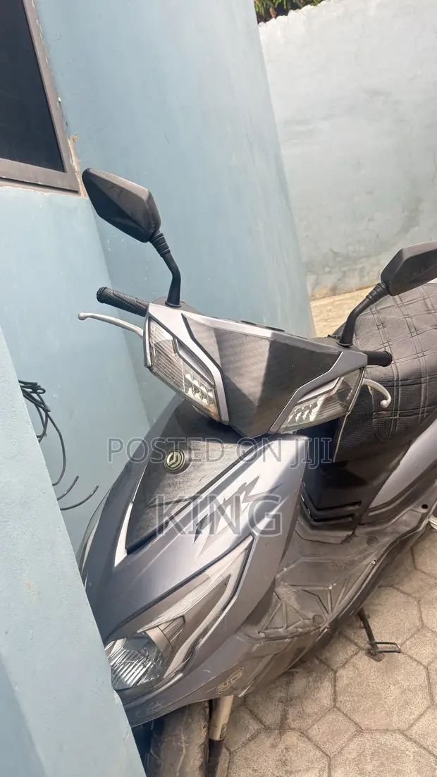 Znen Vento 150cc Scooter 2022 - Black - 1