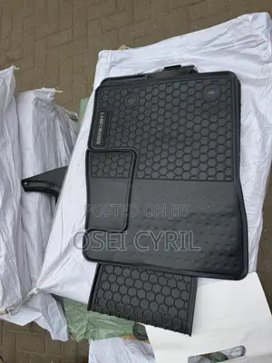 Toyota Land Cruiser 300 Original Floor Mats