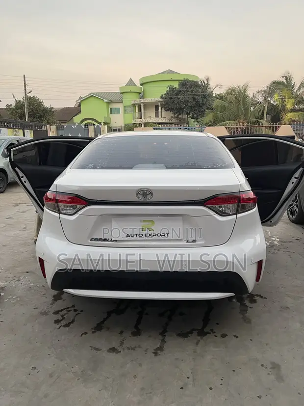 Toyota Corolla L 2022 White - 1