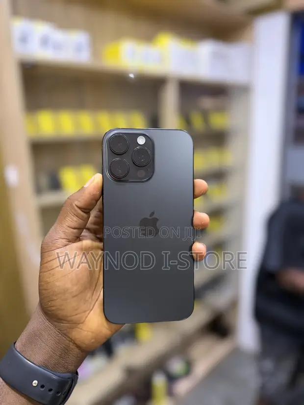 Apple iPhone 16 Pro Max 256GB Black - 1