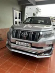 Toyota Land Cruiser Prado 2018 Silver - 2