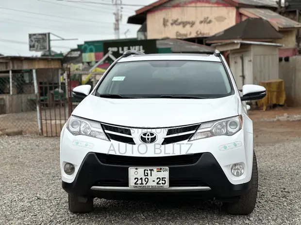 Toyota RAV4 2013 White - 1