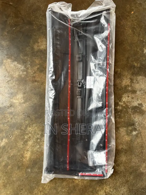 Honda CR-V Door Moulding (2017-2022) - 1