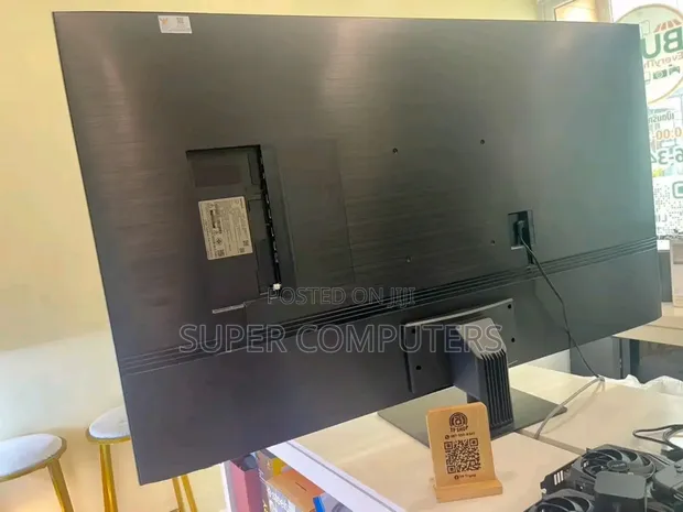 Samsung 55" QLED Smart TV - 1