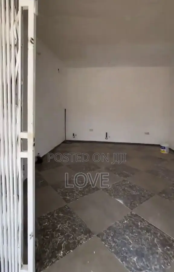 Warehouse/Storeroom for Rent, Circle Area - 1