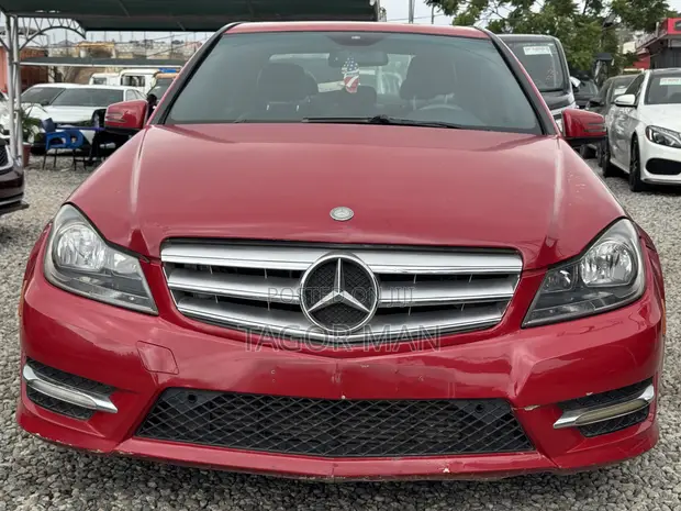 Mercedes-Benz C250 2013 Red - 1