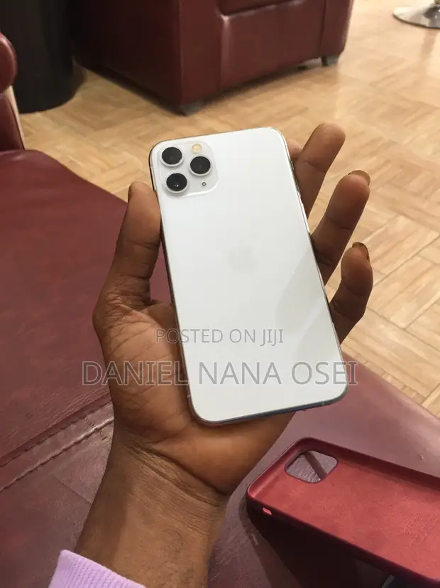Apple iPhone 11 Pro 64GB White - 1