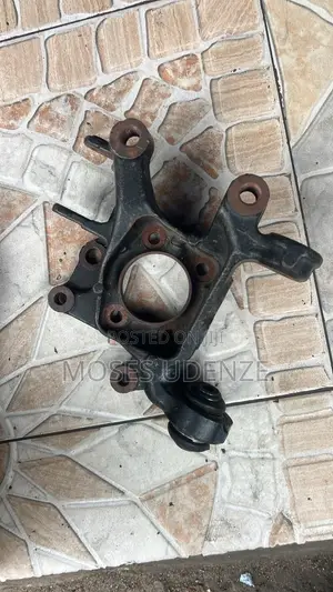 Toyota RAV4 Hub Hanger (2012-2017)