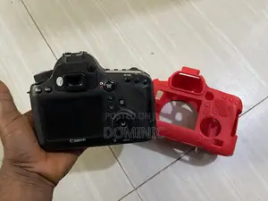 Canon 6D DSLR Camera with 50mm f/1.4 Lens