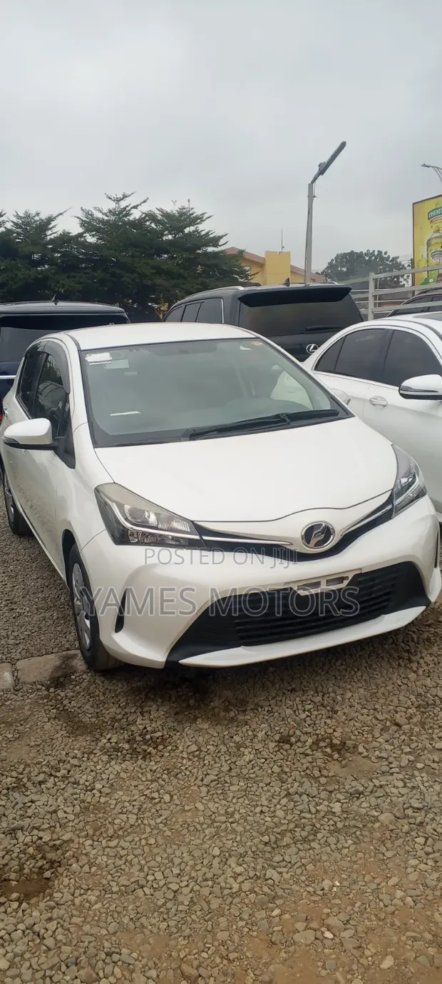 Toyota Vitz 2016 White - 1