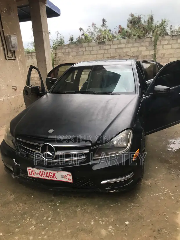 Mercedes-Benz C250 2013 Black - 1