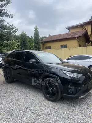 2020 Toyota RAV4 XLE FWD Hybrid