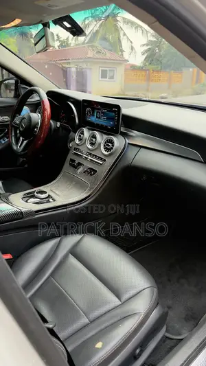2019 Mercedes-Benz C300 Base RWD Sedan