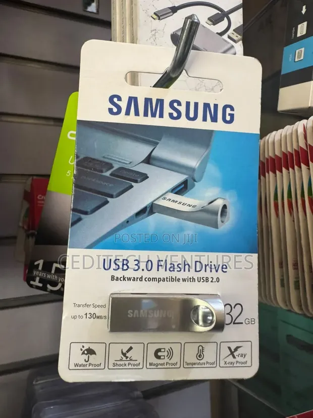 Samsung 32GB USB 3.0 Flash Drive - 1