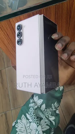 New Samsung Galaxy Z Fold6 256GB Gold