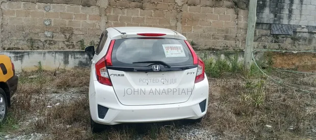 Honda Fit 2016 White - 1