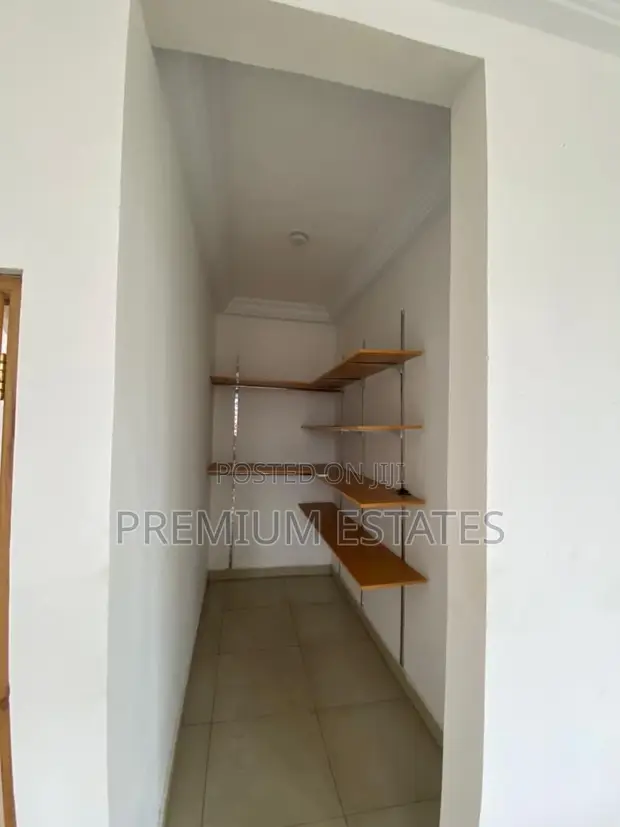 3 Bedroom Apartment for Rent in Adjiriganor - 1