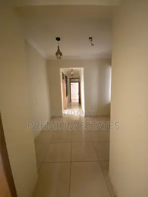 3 Bedroom Apartment for Rent in American House