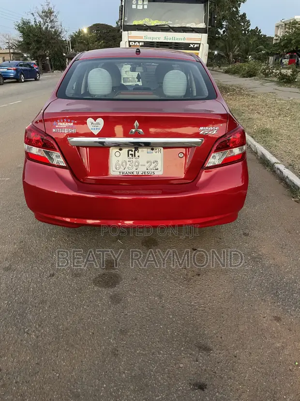 Mitsubishi Mirage 2018 Red - 1