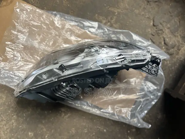 Honda Civic Headlights (2016-2021) - 1