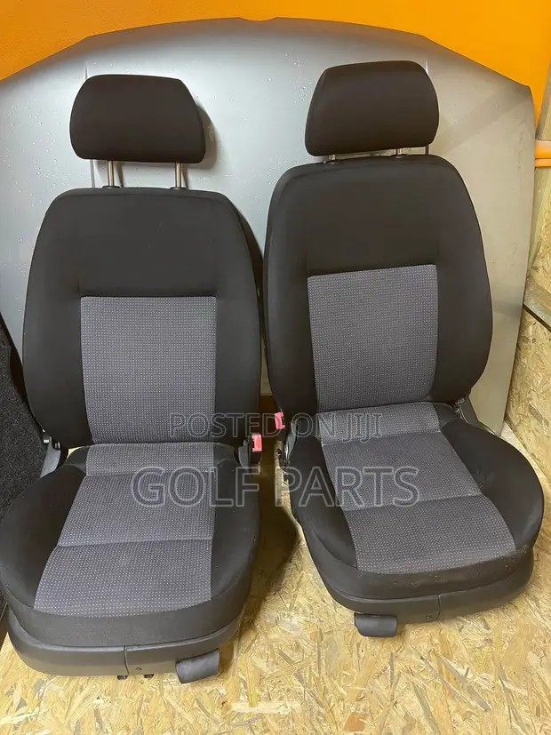 Volkswagen Golf 4 Interior Seat - 1