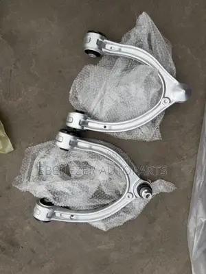 Mercedes-Benz C300/E300/E400/GLC300 Upper Control Arm Set