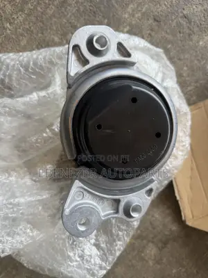 Mercedes-Benz C300 W205 E300 E400 Engine Mount Seat