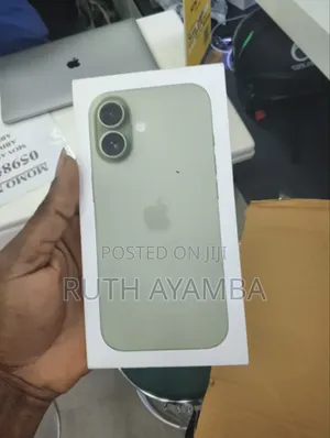 New Apple iPhone 17 256GB Green