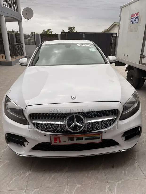 2016 Mercedes-Benz C300 Base Sedan RWD - 1