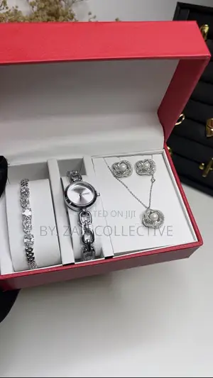 Adora Jewelry Set (Silver)
