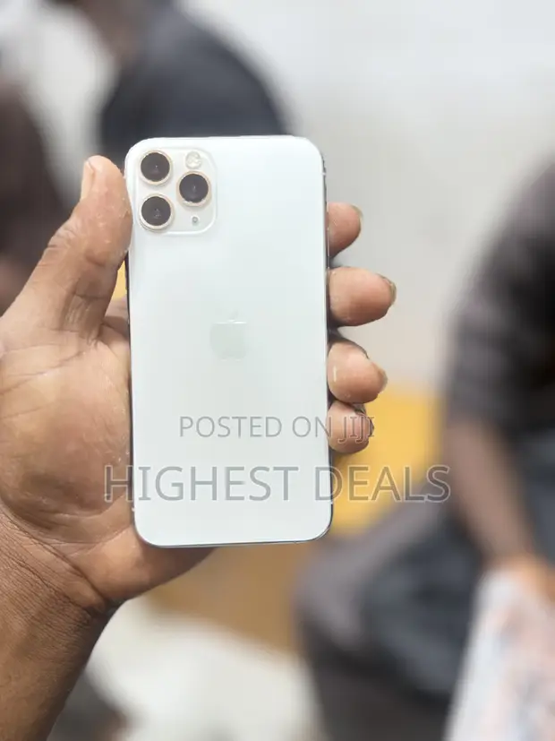 Apple iPhone 11 Pro 256 GB White - 1
