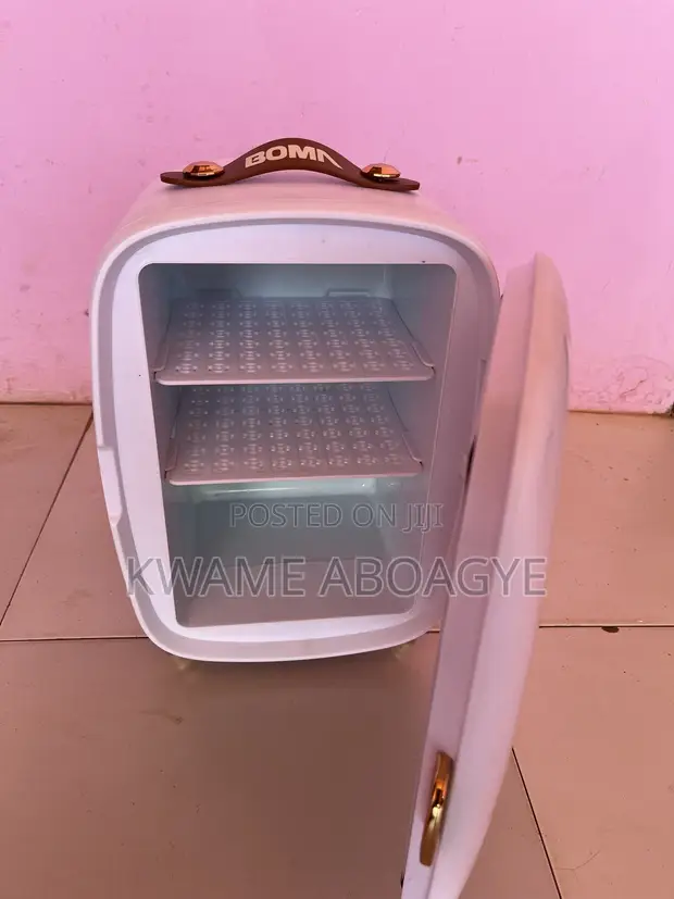 GE Mini Fridge - 1