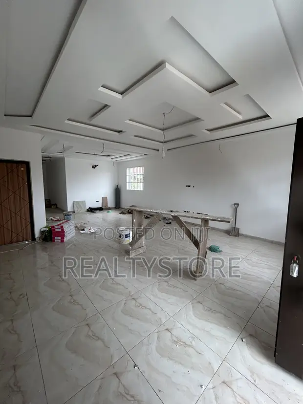 Furnished 5-Bedroom Duplex in Ashongman Estate, Accra - 1