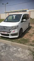 Honda Stepwgn 2012 White - 1