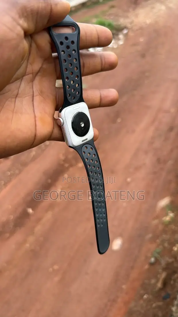Apple Watch SE 2 (40mm) - 1