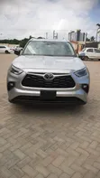 2023 Toyota Highlander Silver - 3