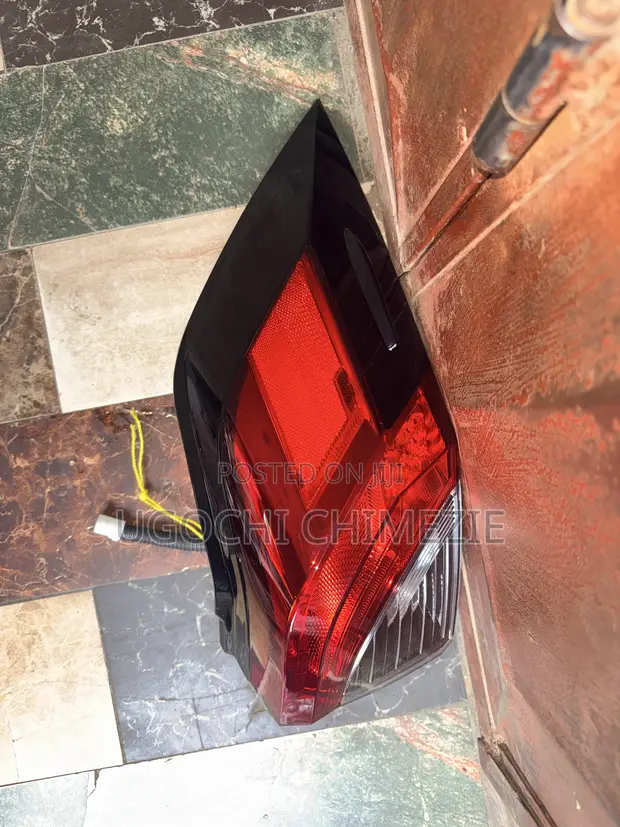 Toyota RAV4 Tail Light Pair (2019-2024) - 1