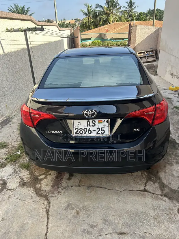 Toyota Corolla 2018 Black - 1
