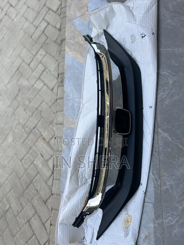 Honda Civic Grill (2016-2018) - 1