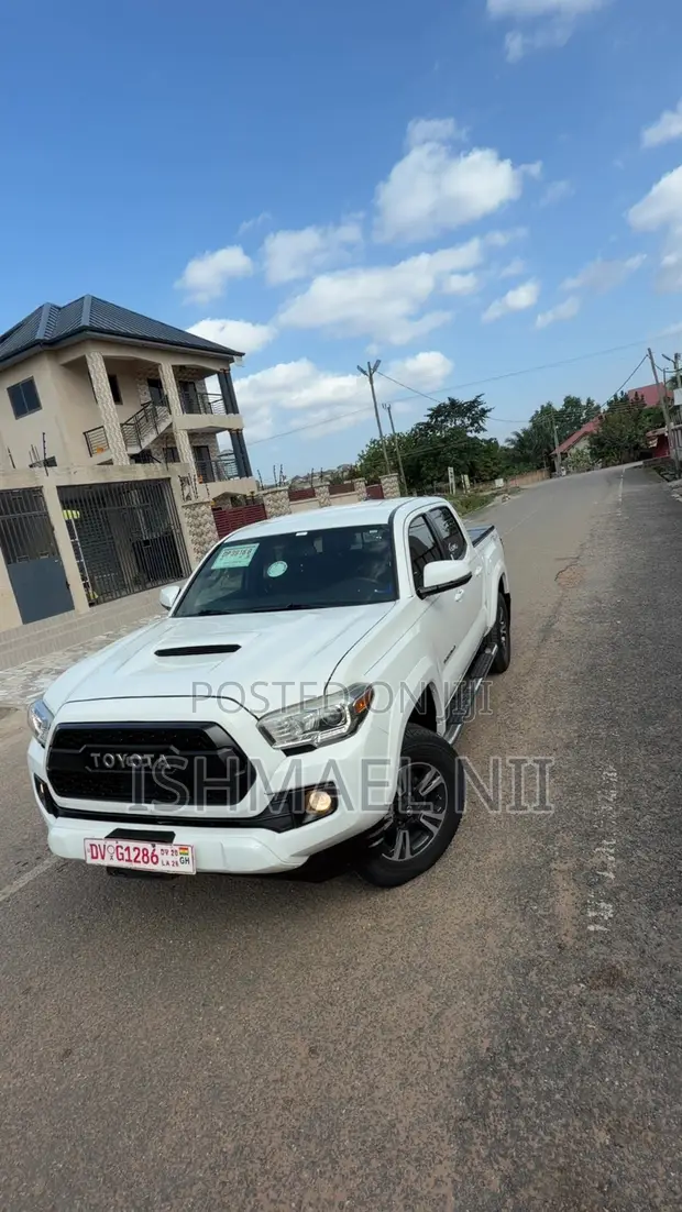 Toyota Tacoma TRD Sport 2017 White - 1